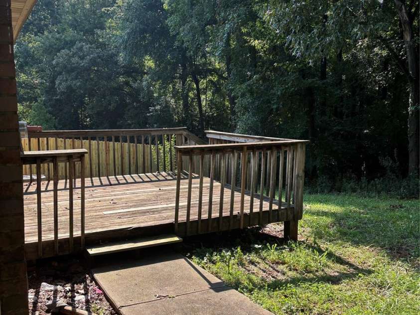 2313 Longleaf Drive, Charlotte, NC 28210.  MLS# CAR4293413, YatesRealty ID 34166. 