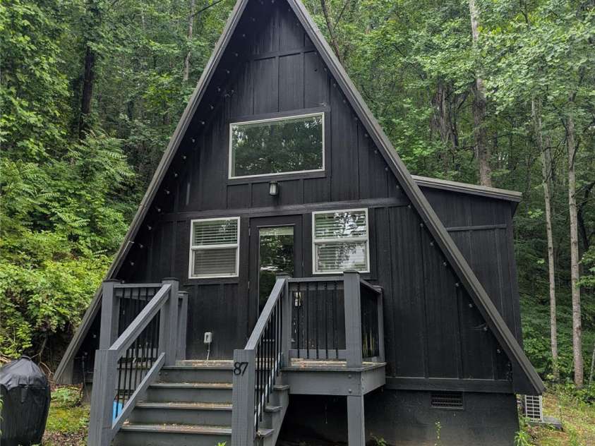 87 Hershel Lane, Swannanoa, NC 28778.  MLS# CAR4384884, YatesRealty ID 34167. 