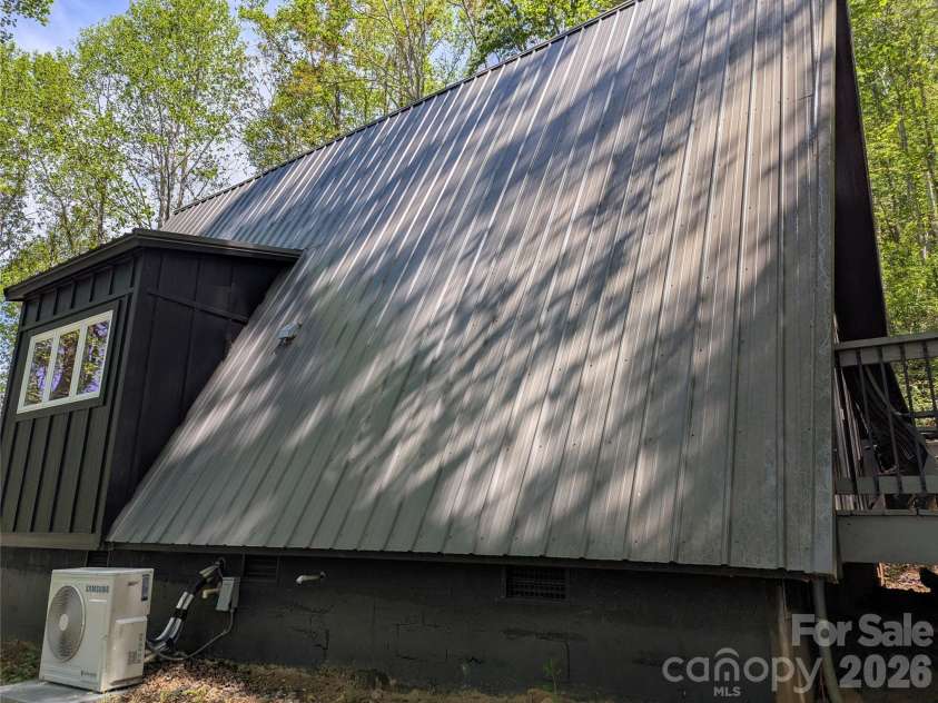87 Hershel Lane, Swannanoa, NC 28778.  MLS# CAR4384884, YatesRealty ID 34167. 