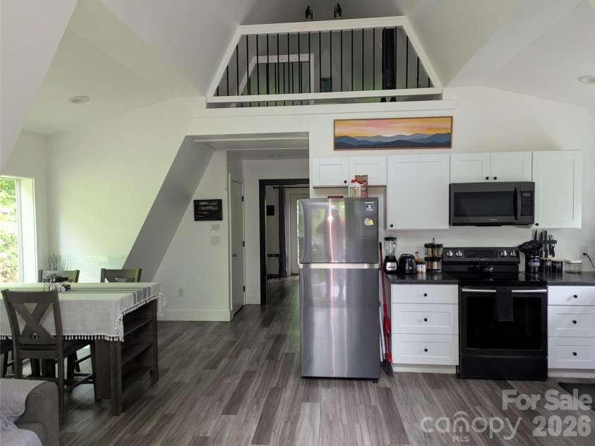 87 Hershel Lane, Swannanoa, NC 28778.  MLS# CAR4384884, YatesRealty ID 34167. 