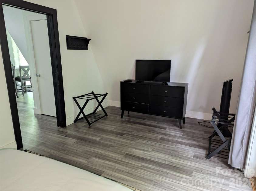 87 Hershel Lane, Swannanoa, NC 28778.  MLS# CAR4384884, YatesRealty ID 34167. 