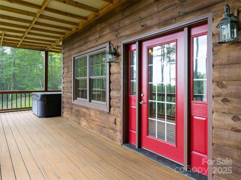 340 West View Road, Brevard, NC 28712.  MLS# CAR4294062, YatesRealty ID 34168. 