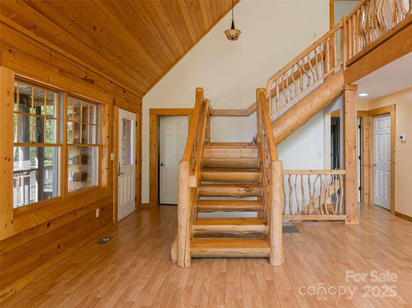340 West View Road, Brevard, NC 28712.  MLS# CAR4294062, YatesRealty ID 34168. 