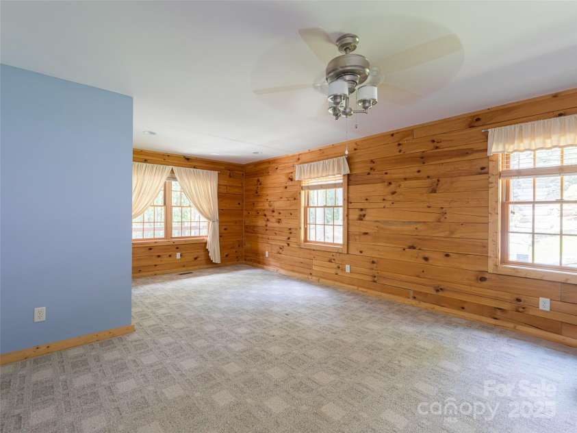340 West View Road, Brevard, NC 28712.  MLS# CAR4294062, YatesRealty ID 34168. 