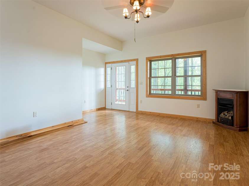340 West View Road, Brevard, NC 28712.  MLS# CAR4294062, YatesRealty ID 34168. 