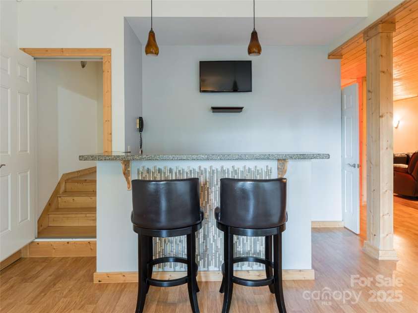 340 West View Road, Brevard, NC 28712.  MLS# CAR4294062, YatesRealty ID 34168. 