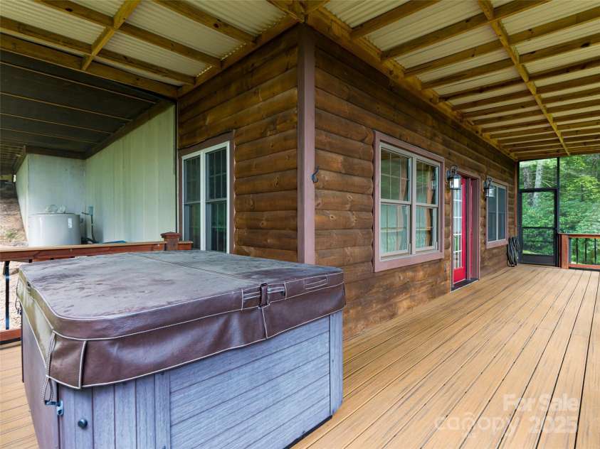 340 West View Road, Brevard, NC 28712.  MLS# CAR4294062, YatesRealty ID 34168. 