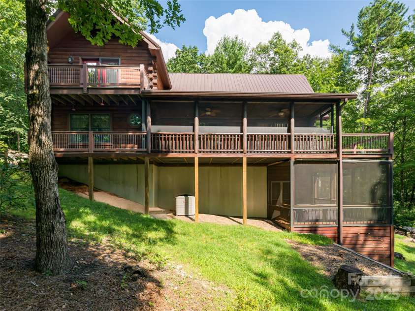 340 West View Road, Brevard, NC 28712.  MLS# CAR4294062, YatesRealty ID 34168. 