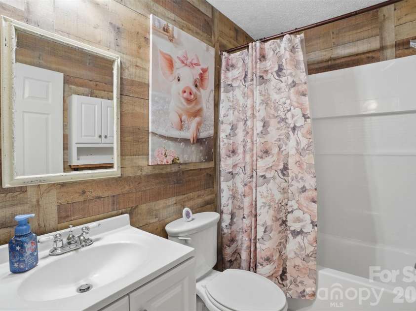 121 Oak Street, Belmont, NC 28012.  MLS# CAR4395988, YatesRealty ID 34171. 