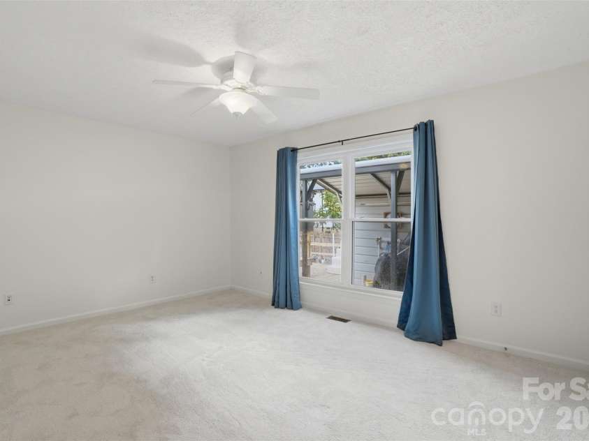 121 Oak Street, Belmont, NC 28012.  MLS# CAR4395988, YatesRealty ID 34171. 
