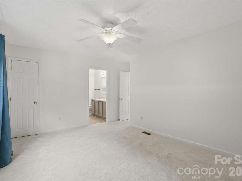 121 Oak Street, Belmont, NC 28012.  MLS# CAR4395988, YatesRealty ID 34171. 