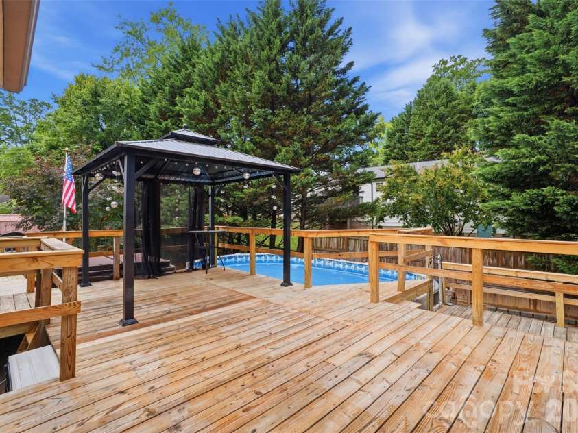 121 Oak Street, Belmont, NC 28012.  MLS# CAR4395988, YatesRealty ID 34171. 