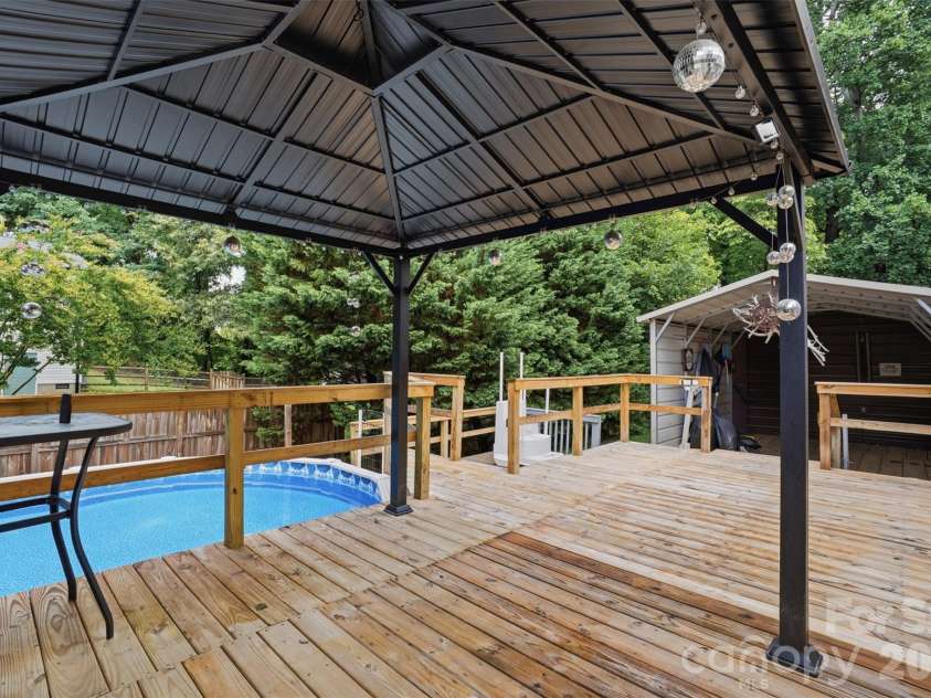 121 Oak Street, Belmont, NC 28012.  MLS# CAR4395988, YatesRealty ID 34171. 