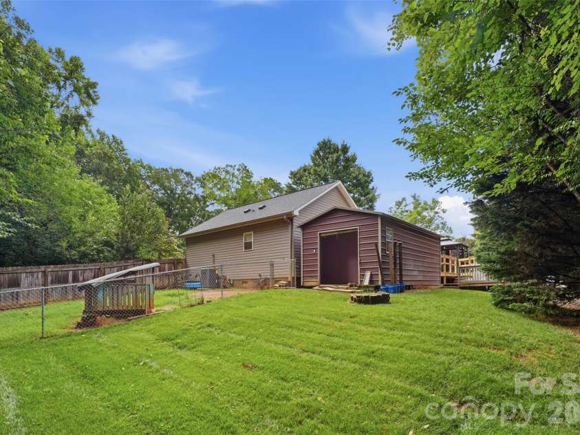 121 Oak Street, Belmont, NC 28012.  MLS# CAR4395988, YatesRealty ID 34171. 