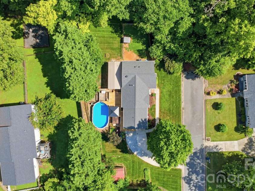 121 Oak Street, Belmont, NC 28012.  MLS# CAR4395988, YatesRealty ID 34171. 