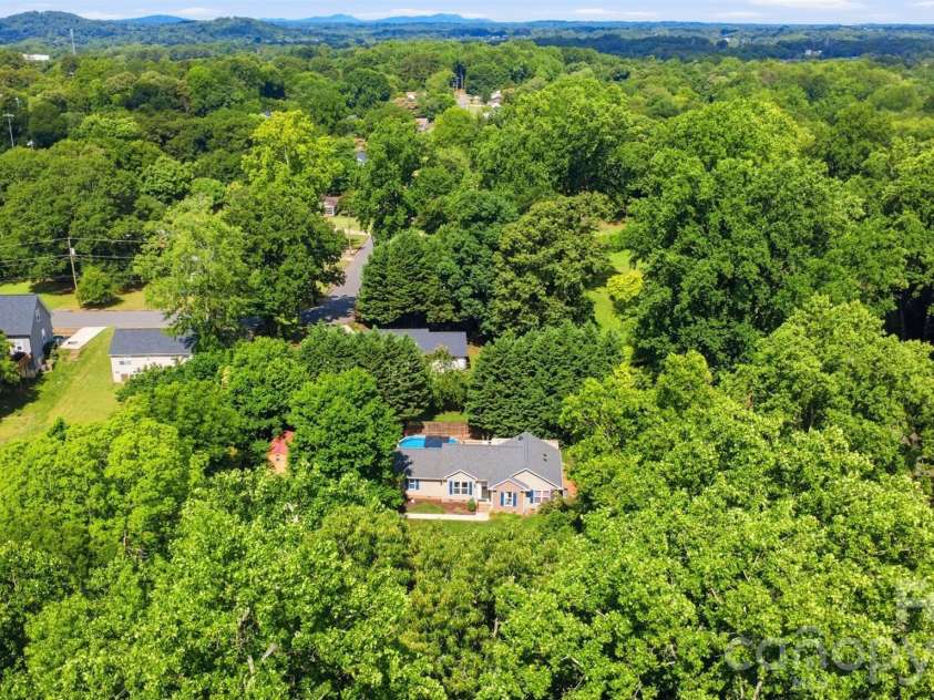 121 Oak Street, Belmont, NC 28012.  MLS# CAR4395988, YatesRealty ID 34171. 