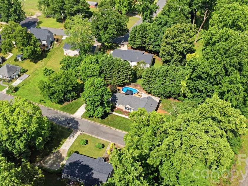 121 Oak Street, Belmont, NC 28012.  MLS# CAR4395988, YatesRealty ID 34171. 