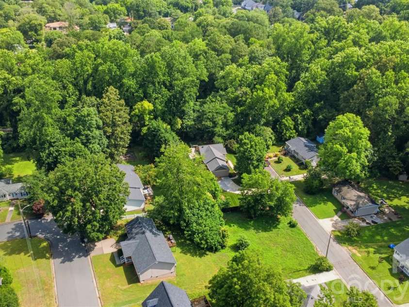 121 Oak Street, Belmont, NC 28012.  MLS# CAR4395988, YatesRealty ID 34171. 