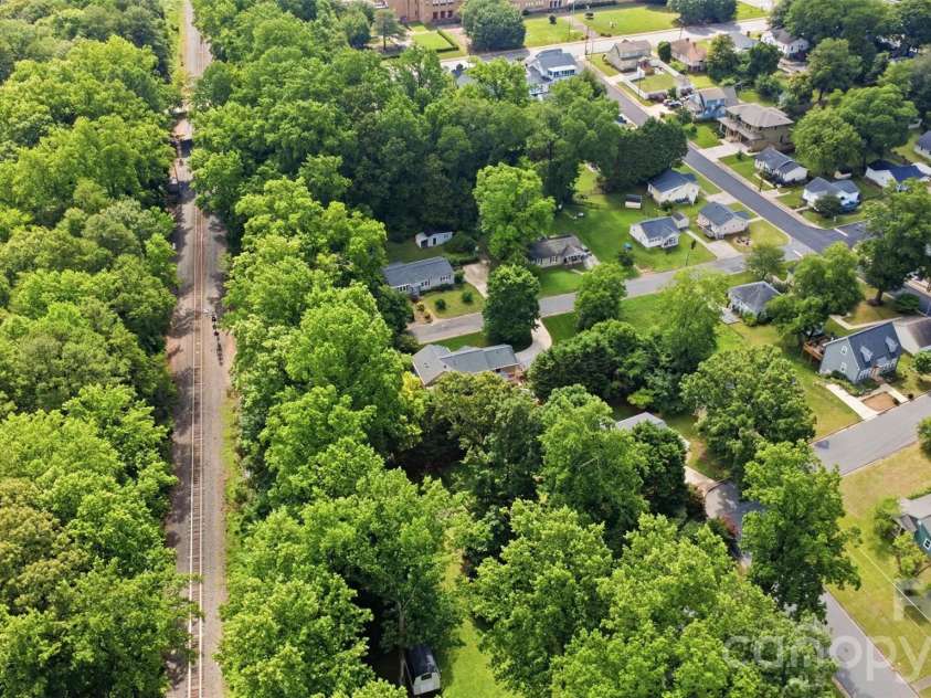 121 Oak Street, Belmont, NC 28012.  MLS# CAR4395988, YatesRealty ID 34171. 