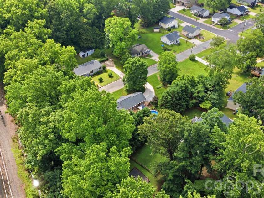 121 Oak Street, Belmont, NC 28012.  MLS# CAR4395988, YatesRealty ID 34171. 