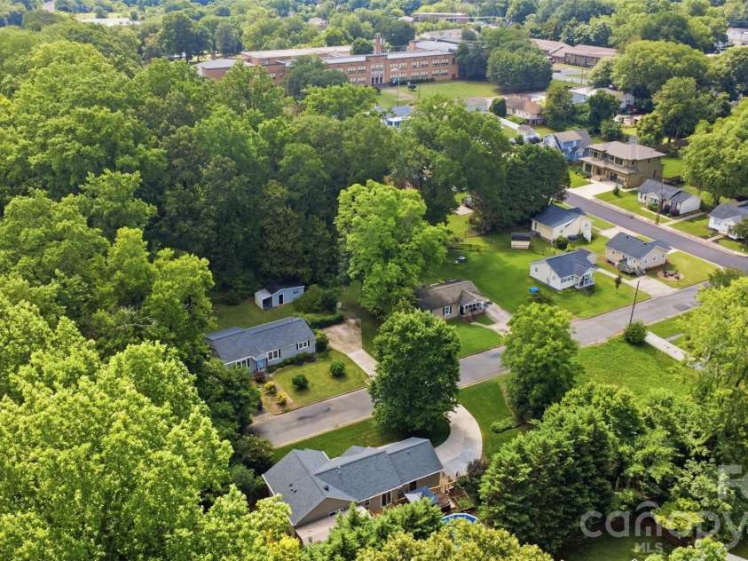 121 Oak Street, Belmont, NC 28012.  MLS# CAR4395988, YatesRealty ID 34171. 