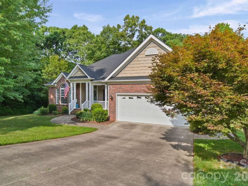 1042 Marguerite Drive, Lowell, NC 28098.  MLS# CAR4397338, YatesRealty ID 34172. 