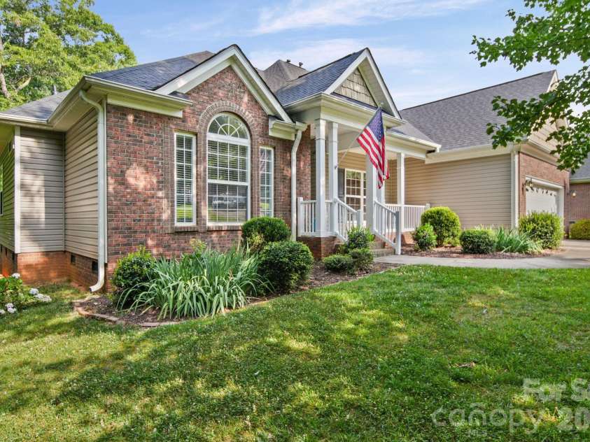 1042 Marguerite Drive, Lowell, NC 28098.  MLS# CAR4397338, YatesRealty ID 34172. 