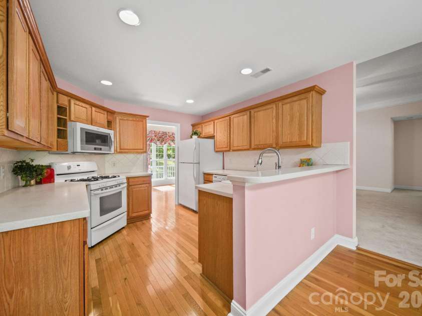 1042 Marguerite Drive, Lowell, NC 28098.  MLS# CAR4397338, YatesRealty ID 34172. 