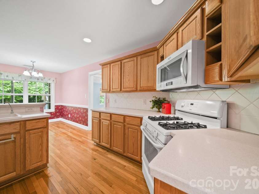 1042 Marguerite Drive, Lowell, NC 28098.  MLS# CAR4397338, YatesRealty ID 34172. 