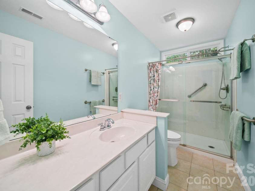 1042 Marguerite Drive, Lowell, NC 28098.  MLS# CAR4397338, YatesRealty ID 34172. 