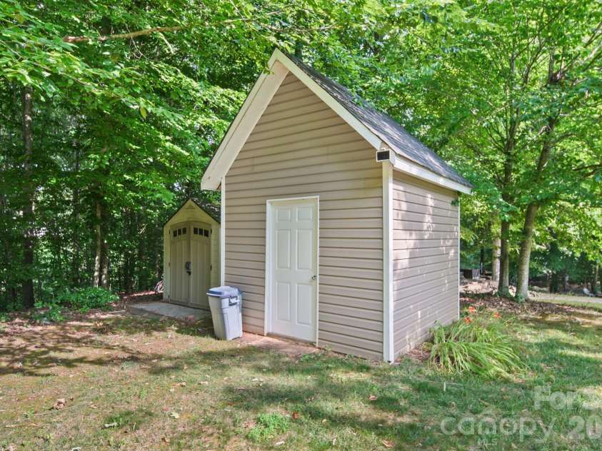 1042 Marguerite Drive, Lowell, NC 28098.  MLS# CAR4397338, YatesRealty ID 34172. 