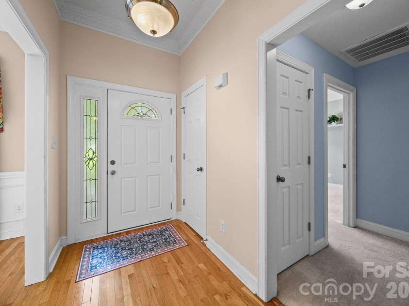 1042 Marguerite Drive, Lowell, NC 28098.  MLS# CAR4397338, YatesRealty ID 34172. Foyer