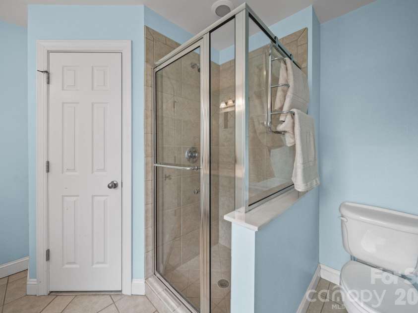 1042 Marguerite Drive, Lowell, NC 28098.  MLS# CAR4397338, YatesRealty ID 34172. Primary bath