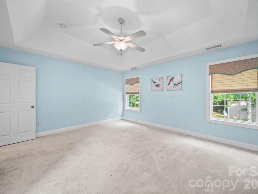 1042 Marguerite Drive, Lowell, NC 28098.  MLS# CAR4397338, YatesRealty ID 34172. Primary Bedroom