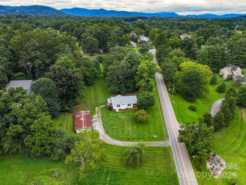 137 Old Nc 20 Highway, Alexander, NC 28701.  MLS# CAR4284472, YatesRealty ID 34172. 