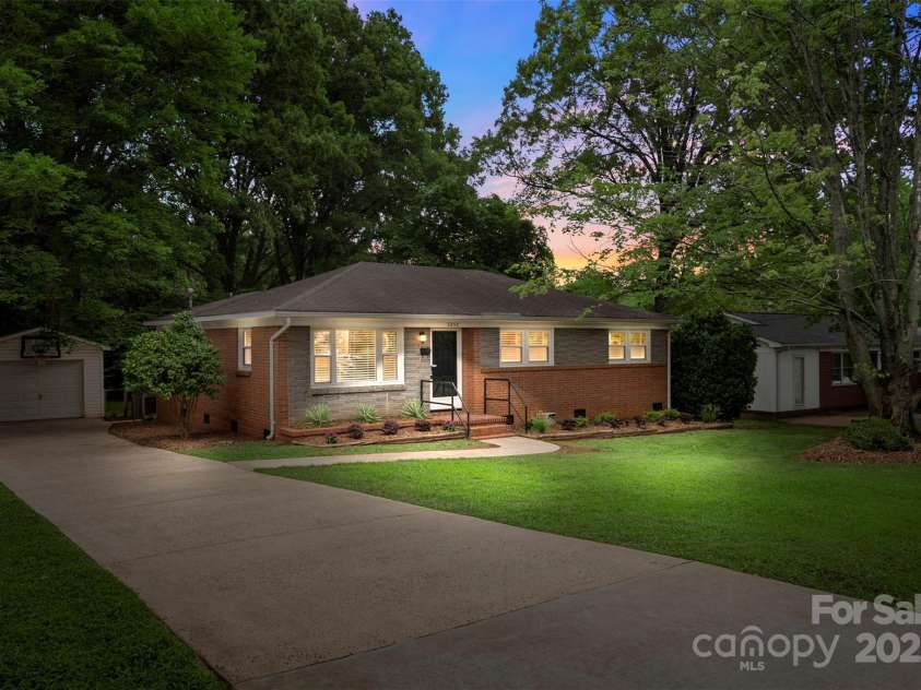 3252 Brixton Court, Charlotte, NC 28205.  MLS# CAR4291027, YatesRealty ID 34173. 