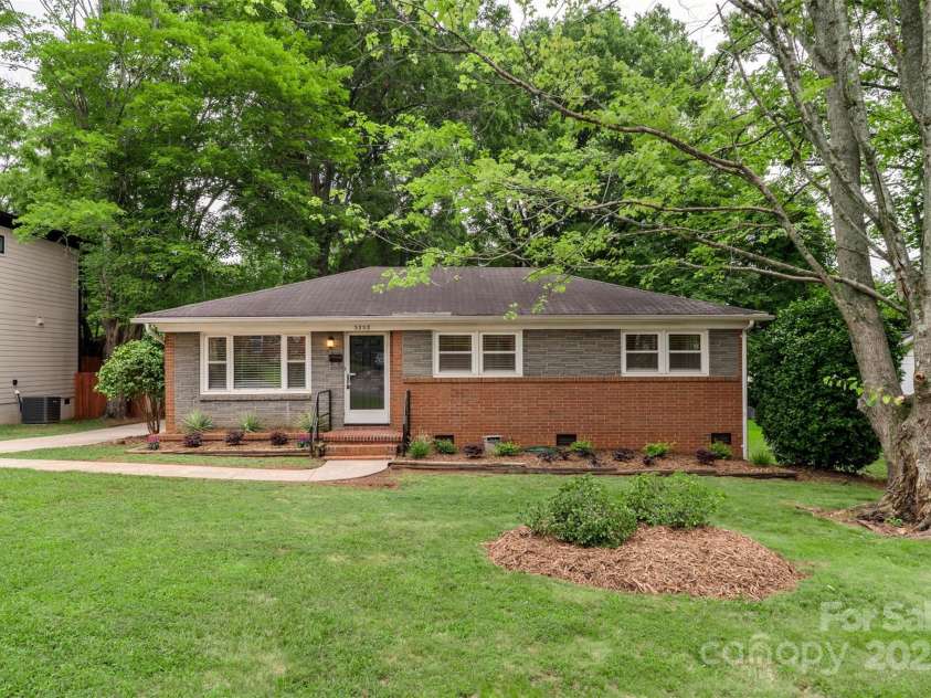 3252 Brixton Court, Charlotte, NC 28205.  MLS# CAR4291027, YatesRealty ID 34173. 