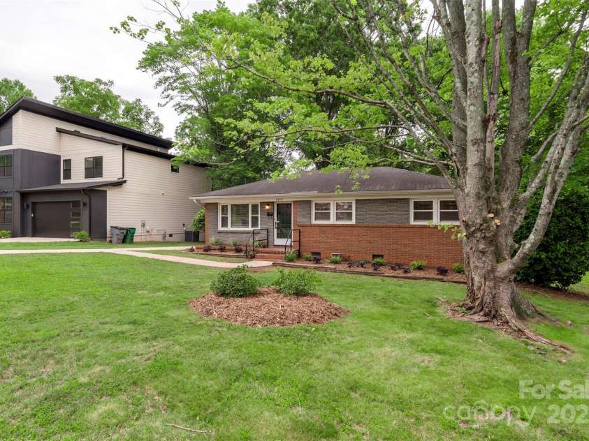3252 Brixton Court, Charlotte, NC 28205.  MLS# CAR4291027, YatesRealty ID 34173. 
