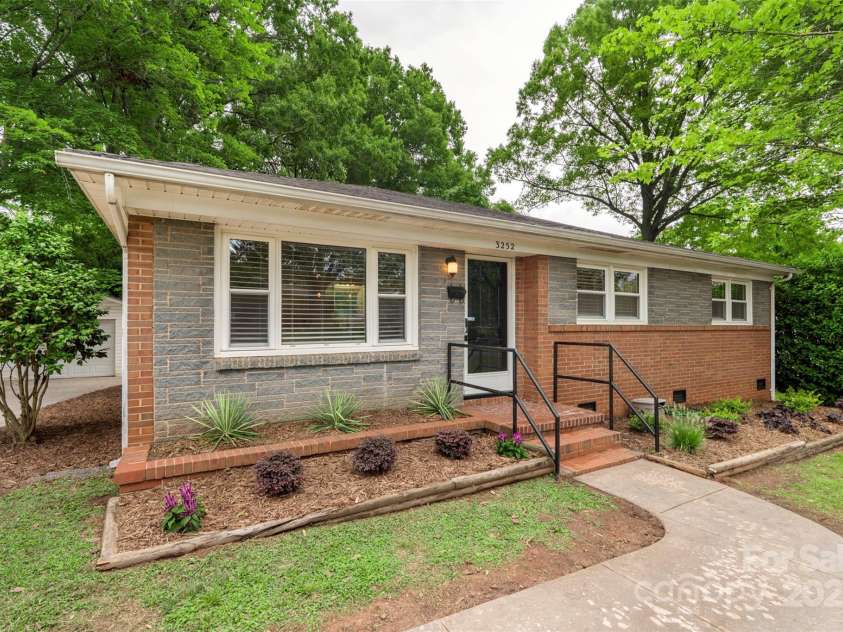 3252 Brixton Court, Charlotte, NC 28205.  MLS# CAR4291027, YatesRealty ID 34173. 