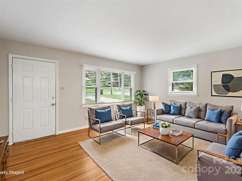 3252 Brixton Court, Charlotte, NC 28205.  MLS# CAR4291027, YatesRealty ID 34173. 