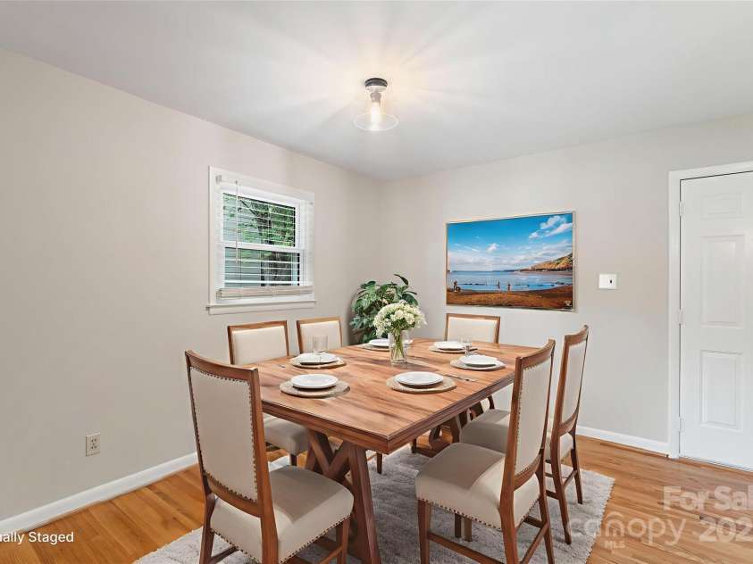 3252 Brixton Court, Charlotte, NC 28205.  MLS# CAR4291027, YatesRealty ID 34173. 