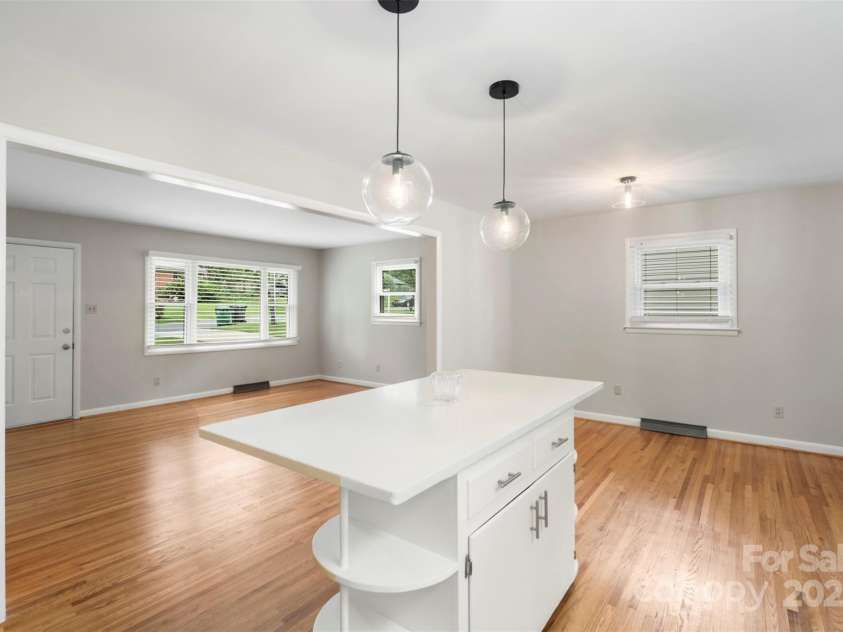 3252 Brixton Court, Charlotte, NC 28205.  MLS# CAR4291027, YatesRealty ID 34173. 