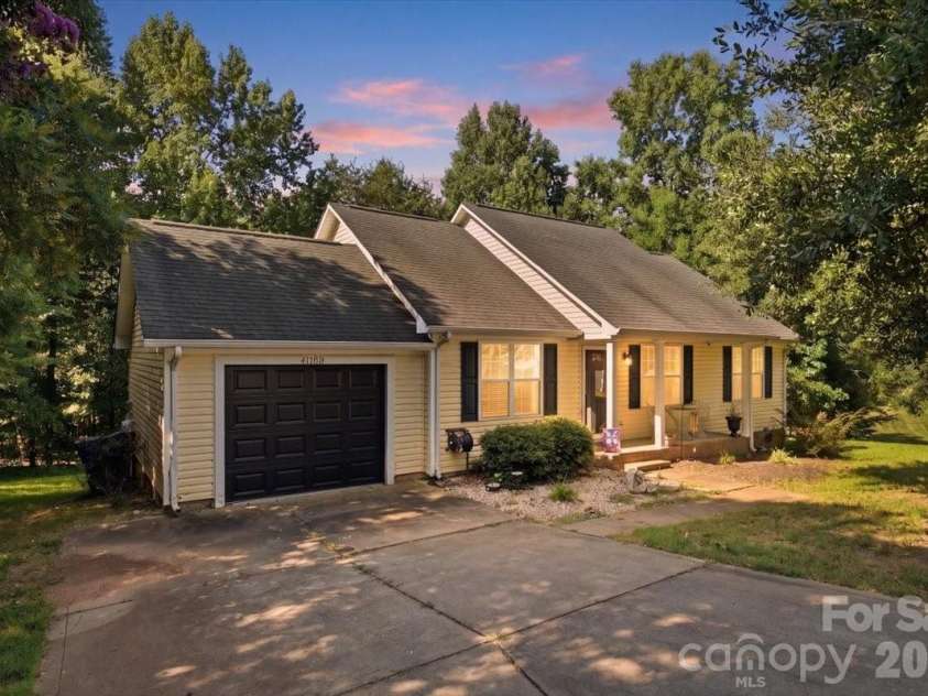 4089 Fallen Pine Road, Sherrills Ford, NC 28673.  MLS# CAR4398375, YatesRealty ID 34173. 