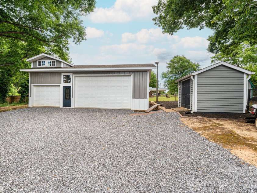 233 Eastside Drive, Statesville, NC 28625.  MLS# CAR4397585, YatesRealty ID 34174. 