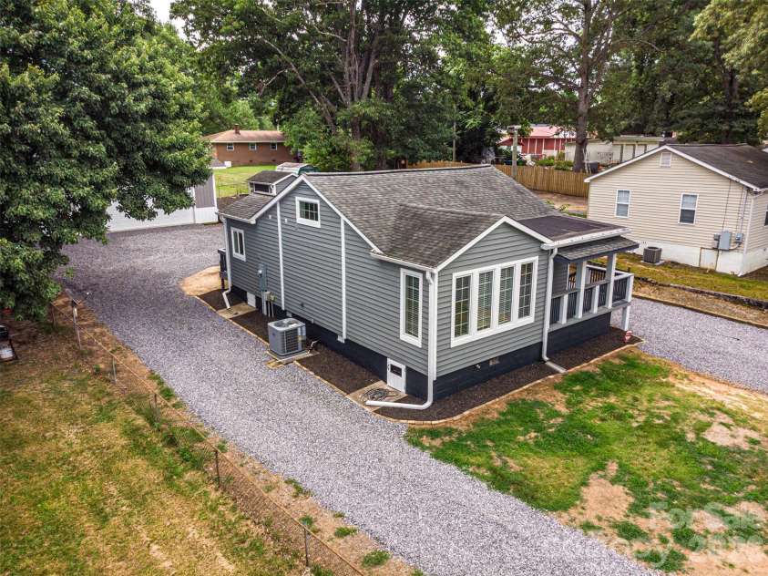 233 Eastside Drive, Statesville, NC 28625.  MLS# CAR4397585, YatesRealty ID 34174. 