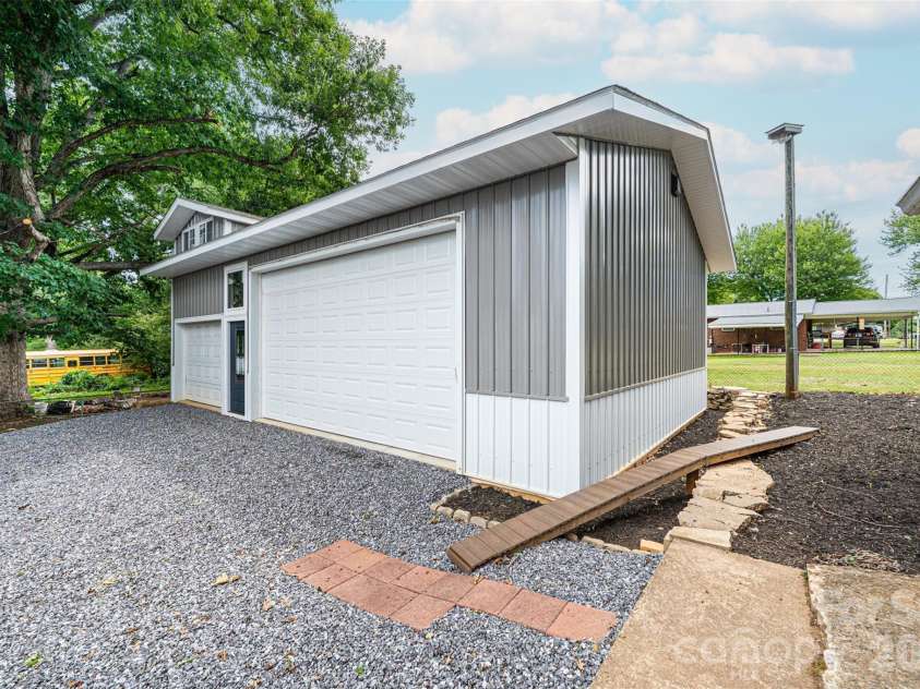 233 Eastside Drive, Statesville, NC 28625.  MLS# CAR4397585, YatesRealty ID 34174. 