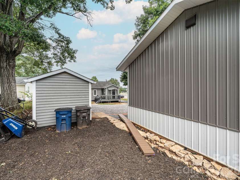 233 Eastside Drive, Statesville, NC 28625.  MLS# CAR4397585, YatesRealty ID 34174. 