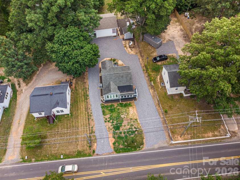 233 Eastside Drive, Statesville, NC 28625.  MLS# CAR4397585, YatesRealty ID 34174. 