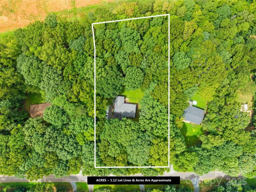 1424 Majestic Forest Lane, Waxhaw, NC 28173.  MLS# CAR4295778, YatesRealty ID 34176. 