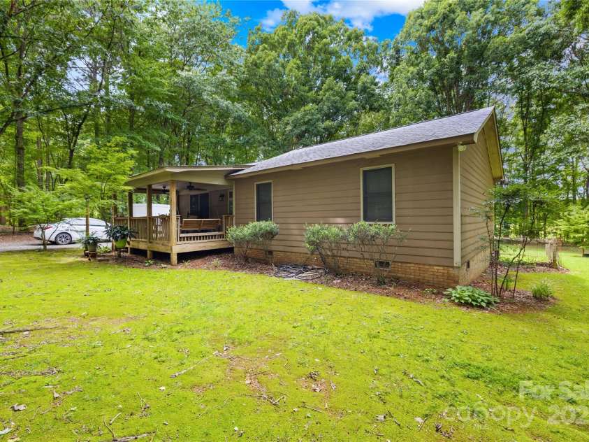 1424 Majestic Forest Lane, Waxhaw, NC 28173.  MLS# CAR4295778, YatesRealty ID 34176. 